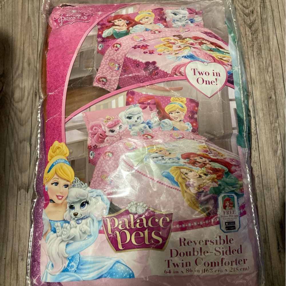 Disney Princess Pets New Twin Size Reversible Double Sided Comforter Blanket